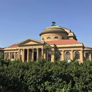 Porta Maqueda ** Palermo