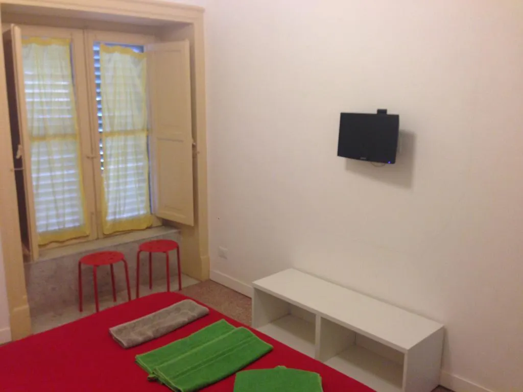B&B Giulio Cesare 24 Palermo 2*,  Italia