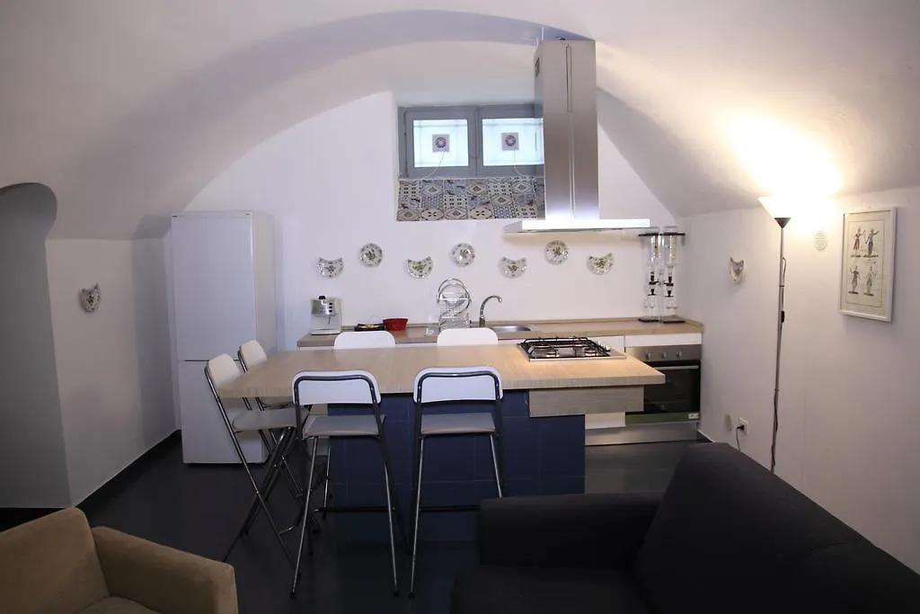 B&B Giulio Cesare 24 Palermo 2*,  Italia
